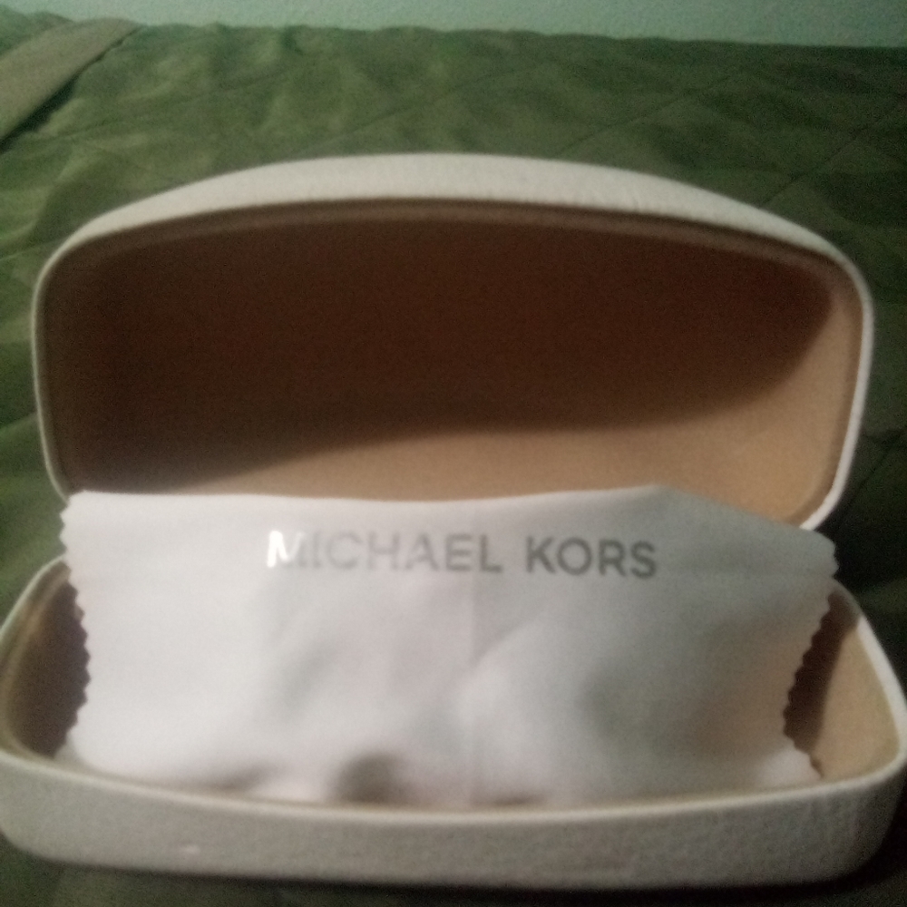 Michael Kors MK 5015 (Astrid III) Sunglasses - Picture 6 of 8